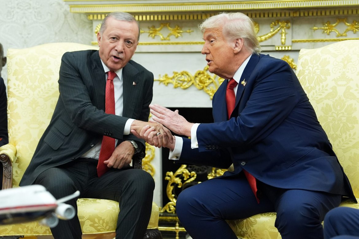 Trump calls on Turkey to cease purchasing Russian oil while Erdogan pursues an agreement on F-35s