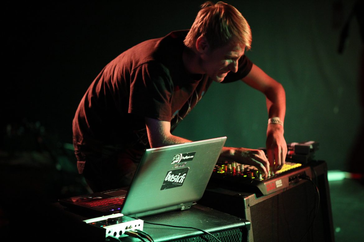 The Condition of AI: Entering the economic singularity