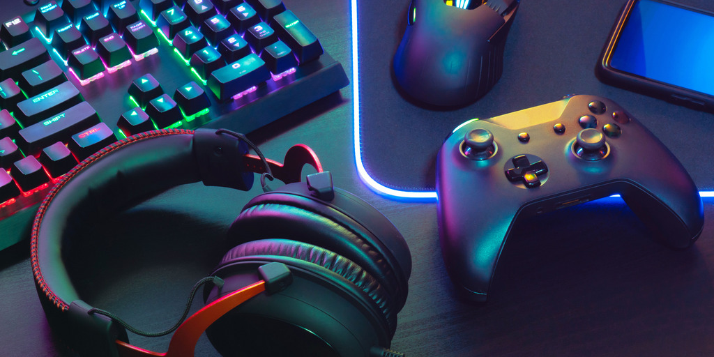 Lenovo leak unveils a foldable gaming handheld that’s simultaneously a Windows laptop