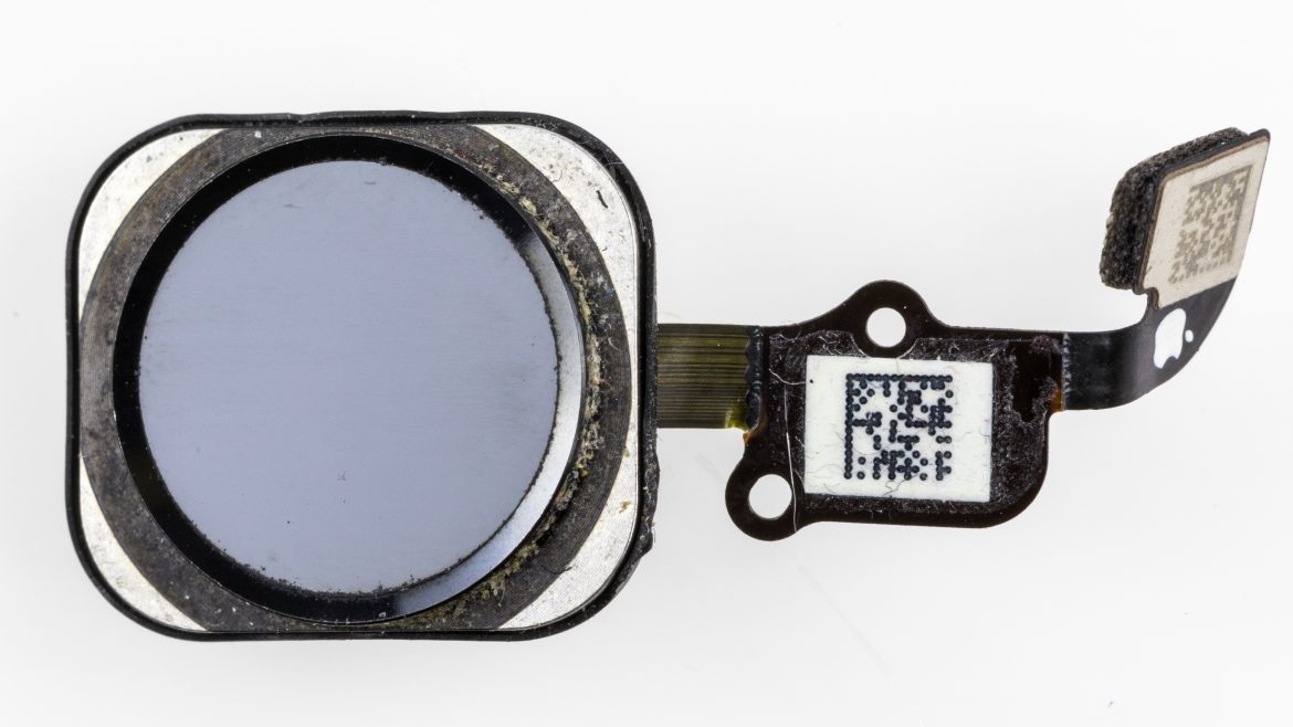 iPhone Fold speculation: iPad-style multitasking, yet lacking iPad applications and Face ID.