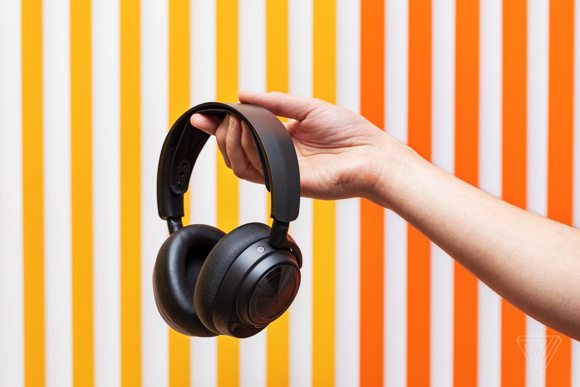 SteelSeries’ feature-rich Nova Pro Wireless headset is discounted by $80