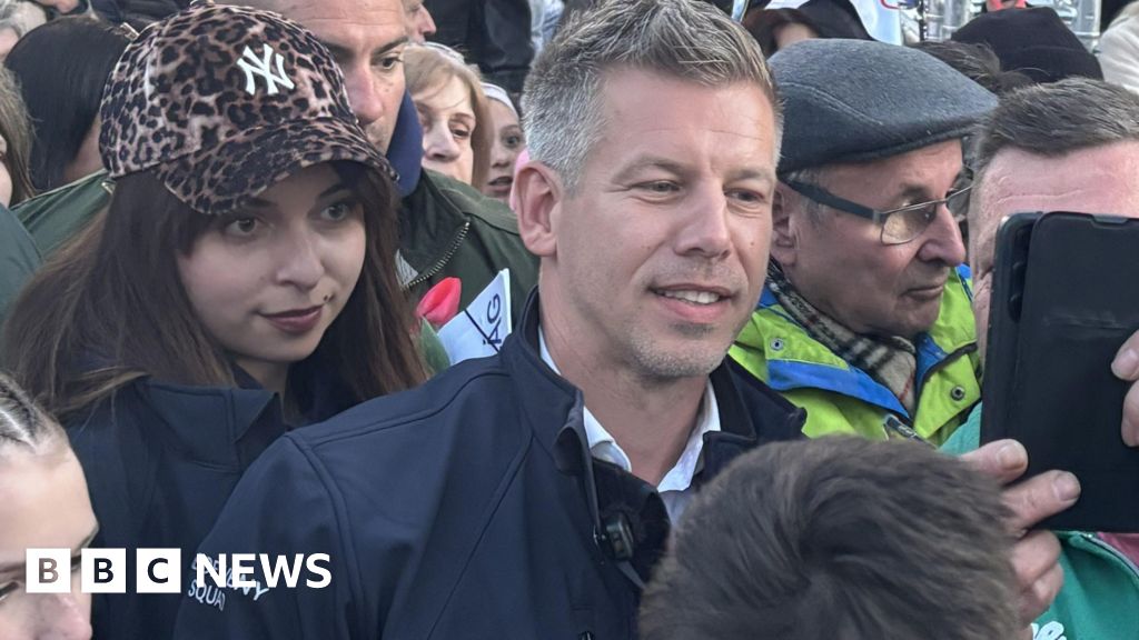 Last effort for ballots as opponent to Hungary's Orbán perceives triumph