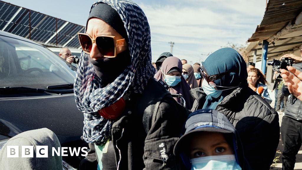 Islamic State-linked women arrive home in Australia from Syria