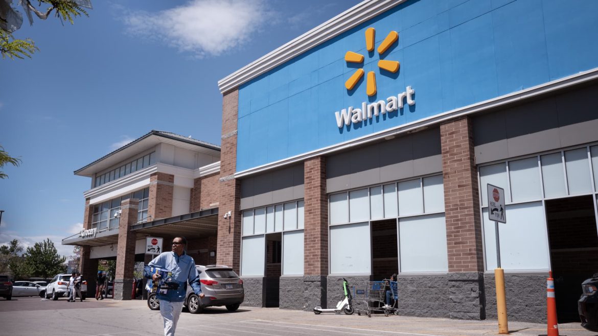 Walmart issues worse-than-expected outlook as high gas prices hit shoppers