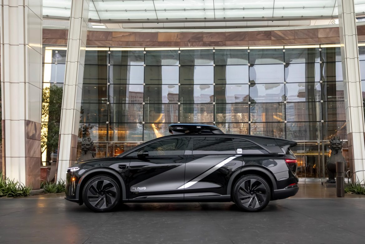 Why Nuro thinks being a robotaxi âsecond moverâ gives it an advantage