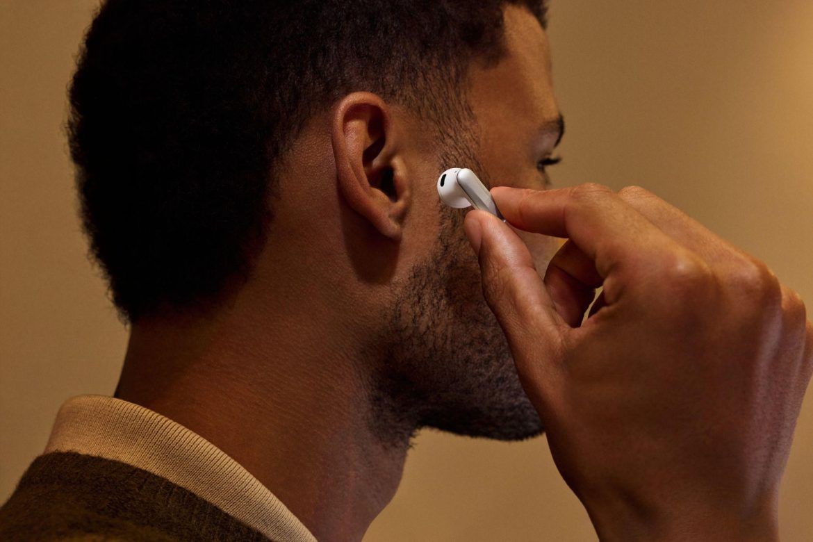 Plaud is launching AI earbuds